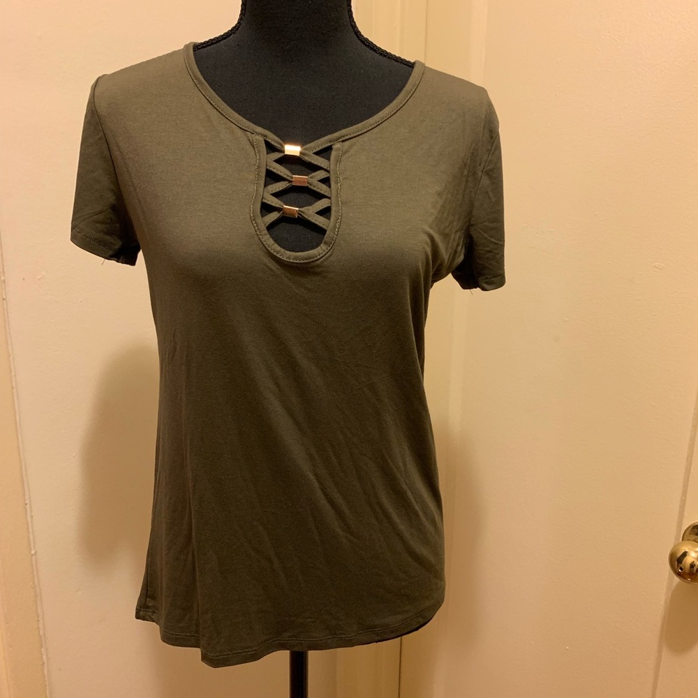 Woman’s green cute top!